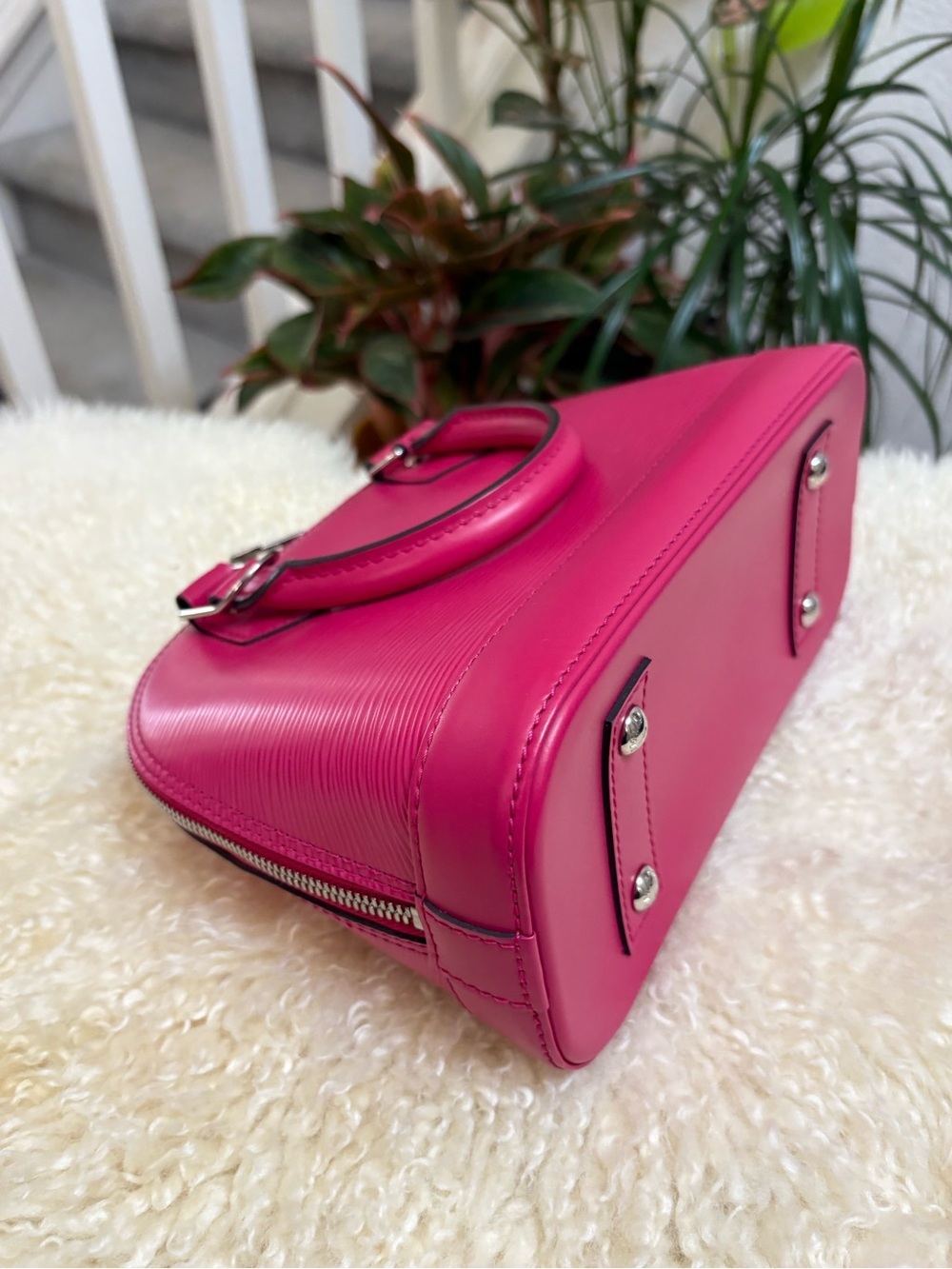 LV Monogram Alma BB - Picture 3 of 9
